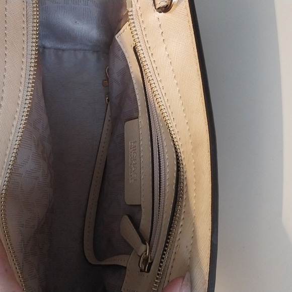 Michael Kors Selma Crossbody - Picture 11 of 14